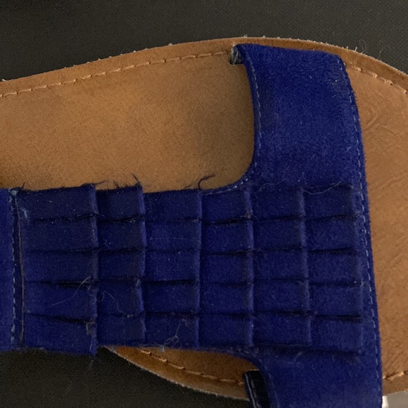 Cobalt blue flat sandals. Size 9 - Picture 3 of 4